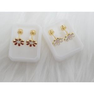 2 Pieces Cute Red and White Flower Earrings 02036